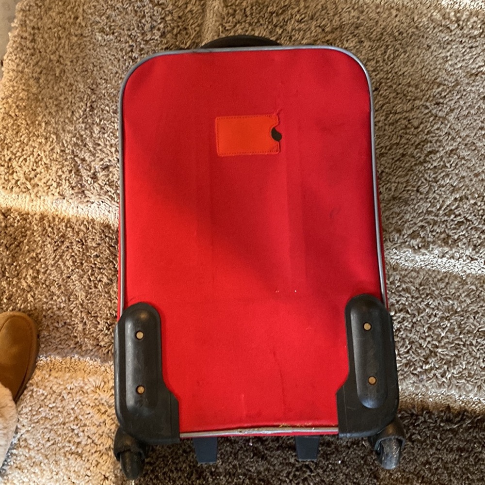 Red suitcase - Picture 10 of 12